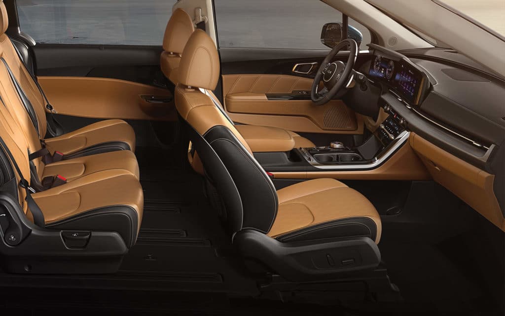 [Imagen: Interior espacioso del Kia Carnival 2024]