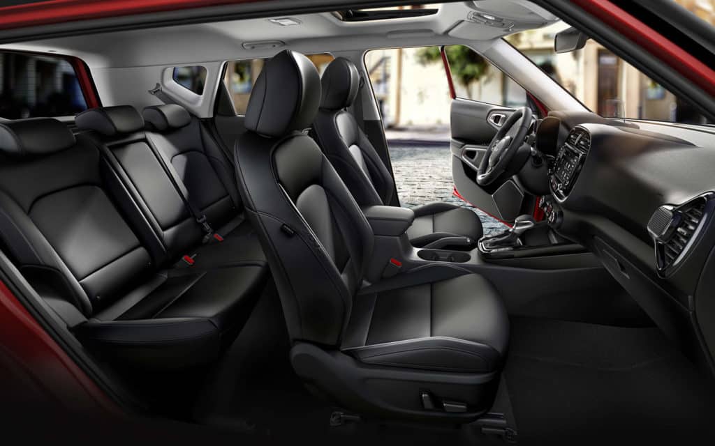 [Imagen del interior espacioso del Kia Soul 2024]