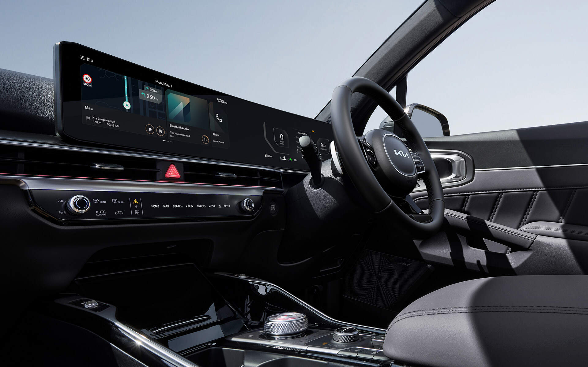 MQ4 24my rhd wide interior 10